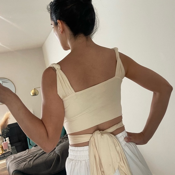 Strappy Crop Top - Picture 3 of 3